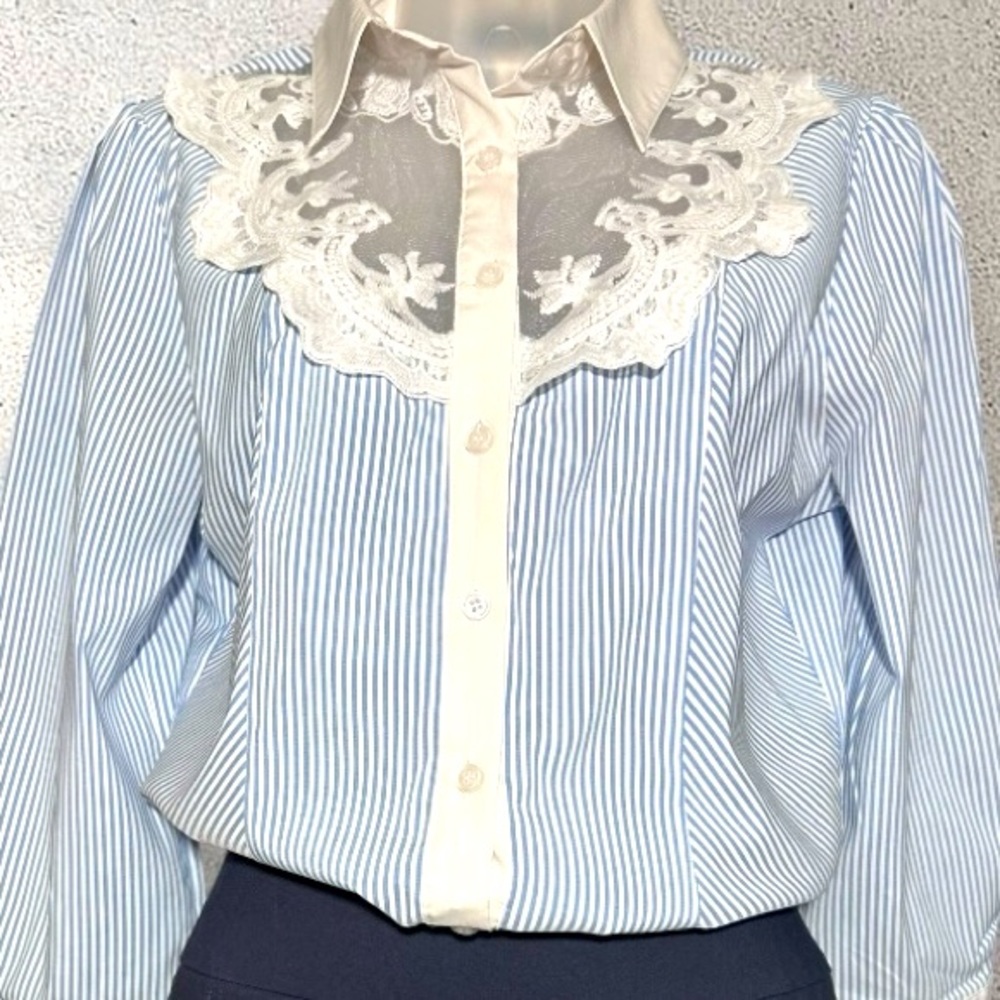 M/2 Elegant Blue Striped Lace Detail Blouse